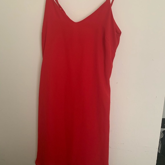 Cute flowy red dress - Picture 2 of 3